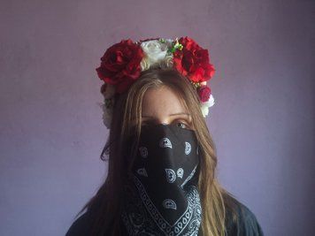 біло - червоний віночок